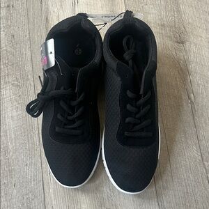 Bobbie Brooks Black Lace-Up Athletic Sneakers with White Outsole